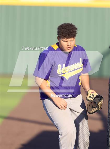 Thumbnail 1 in Grand Saline vs Edgewood photogallery.