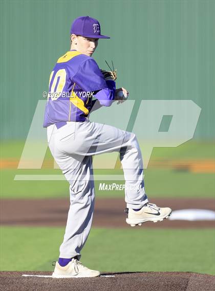 Thumbnail 2 in Grand Saline vs Edgewood photogallery.