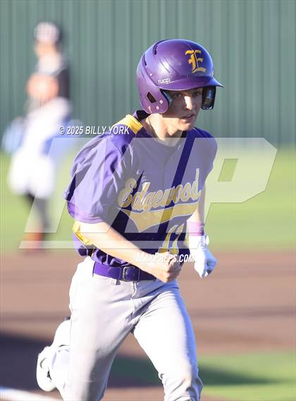 Thumbnail 2 in Grand Saline vs Edgewood photogallery.