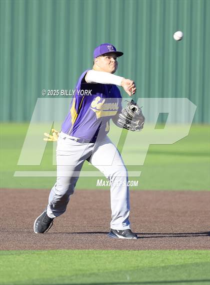 Thumbnail 1 in Grand Saline vs Edgewood photogallery.