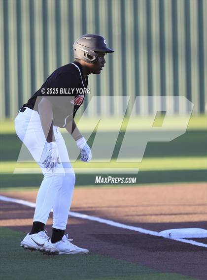 Thumbnail 1 in Grand Saline vs Edgewood photogallery.