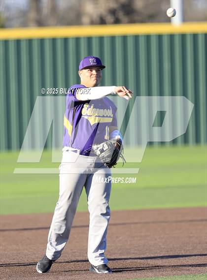 Thumbnail 1 in Grand Saline vs Edgewood photogallery.