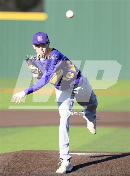 Thumbnail 1 in Grand Saline vs Edgewood photogallery.