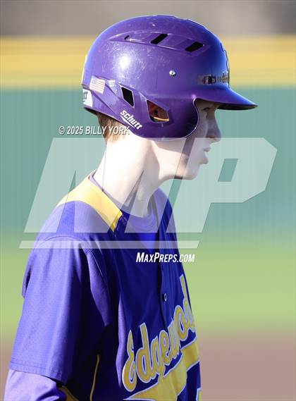 Thumbnail 3 in Grand Saline vs Edgewood photogallery.