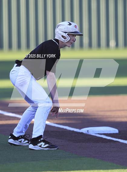 Thumbnail 2 in Grand Saline vs Edgewood photogallery.