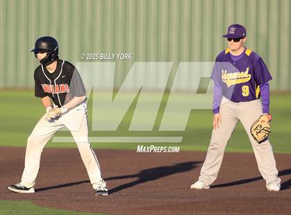 Thumbnail 1 in Grand Saline vs Edgewood photogallery.