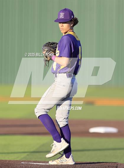 Thumbnail 1 in Grand Saline vs Edgewood photogallery.
