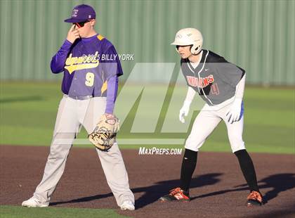 Thumbnail 1 in Grand Saline vs Edgewood photogallery.