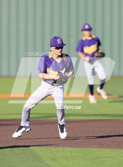 Thumbnail 3 in Grand Saline vs Edgewood photogallery.