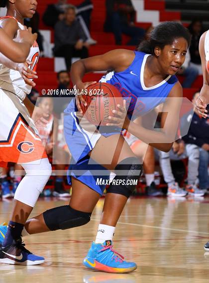 Thumbnail 3 in Chaminade vs. Serra (Battle of the Beach) photogallery.