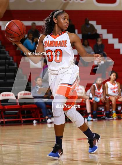 Thumbnail 2 in Chaminade vs. Serra (Battle of the Beach) photogallery.