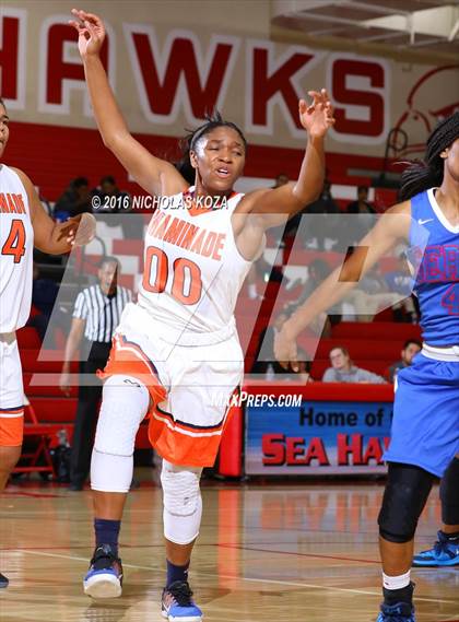 Thumbnail 1 in Chaminade vs. Serra (Battle of the Beach) photogallery.
