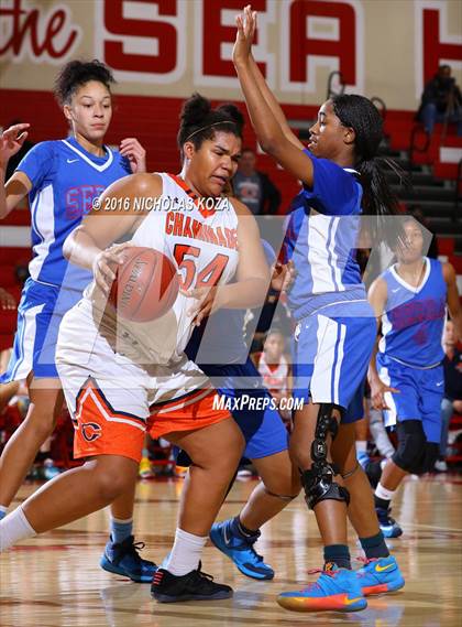 Thumbnail 3 in Chaminade vs. Serra (Battle of the Beach) photogallery.