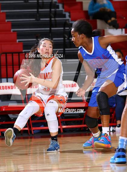 Thumbnail 3 in Chaminade vs. Serra (Battle of the Beach) photogallery.