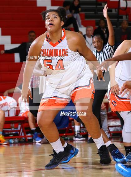 Thumbnail 2 in Chaminade vs. Serra (Battle of the Beach) photogallery.