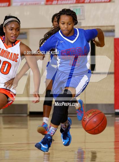 Thumbnail 2 in Chaminade vs. Serra (Battle of the Beach) photogallery.