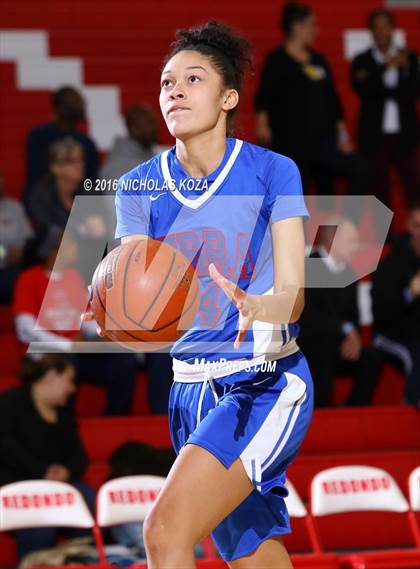 Thumbnail 1 in Chaminade vs. Serra (Battle of the Beach) photogallery.