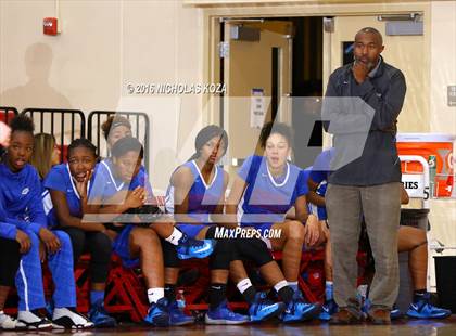 Thumbnail 2 in Chaminade vs. Serra (Battle of the Beach) photogallery.