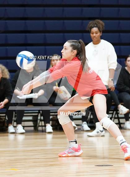 Thumbnail 2 in North Branch vs. Frankenmuth (MHSAA D2 Quarterfinal) photogallery.