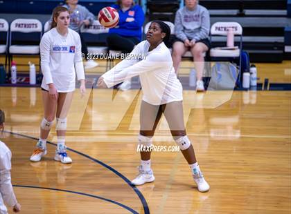 Thumbnail 2 in Lewisburg vs. Madison Central (MHSSAA 7A  Round 2) photogallery.
