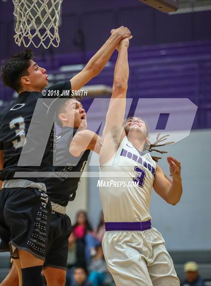 Thumbnail 2 in Onate @ Manzano photogallery.