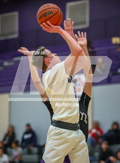 Thumbnail 2 in Onate @ Manzano photogallery.