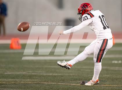 Thumbnail 3 in Woodland Christian vs. Banning (CIF State Division 5-A Final) photogallery.