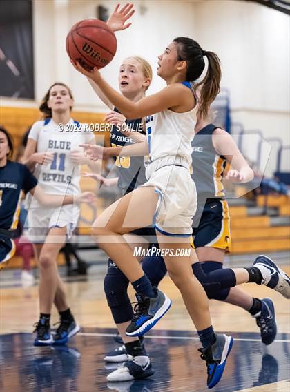 Thumbnail 3 in Davis vs Oak Ridge (Trojan Toss-Up) photogallery.