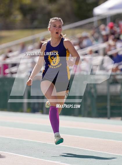 Thumbnail 2 in Larry Baca Memorial Invitational Track Meet photogallery.