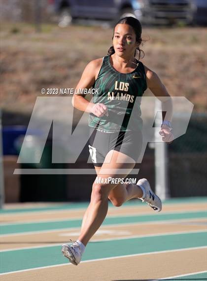 Thumbnail 2 in Larry Baca Memorial Invitational Track Meet photogallery.