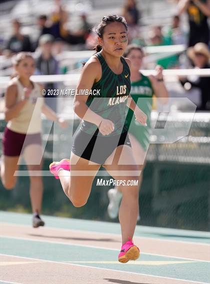 Thumbnail 3 in Larry Baca Memorial Invitational Track Meet photogallery.