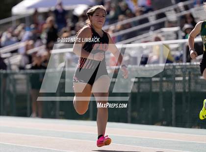 Thumbnail 2 in Larry Baca Memorial Invitational Track Meet photogallery.