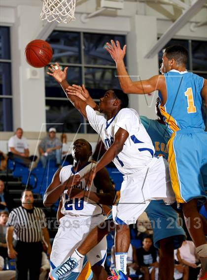 Thumbnail 2 in Bunnell vs Kolbe Cathedral (SWC Semifinal) photogallery.
