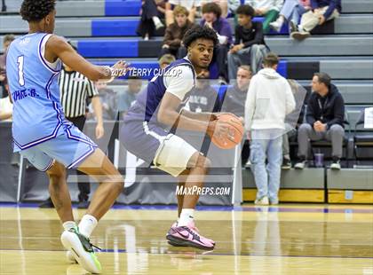 Thumbnail 2 in IMG Academy vs. LA Lumiere (5 for the Fight National Hoopfest) photogallery.