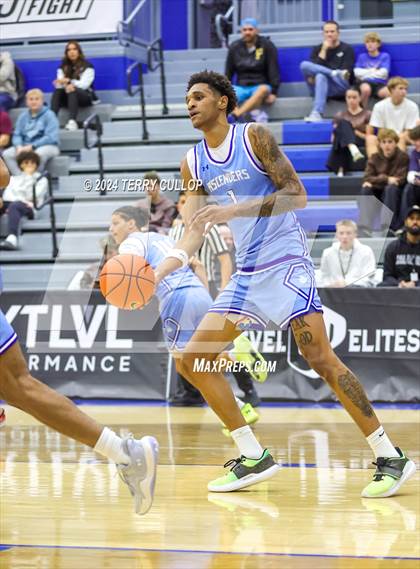 Thumbnail 2 in IMG Academy vs. LA Lumiere (5 for the Fight National Hoopfest) photogallery.