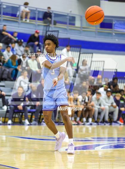 Thumbnail 1 in IMG Academy vs. LA Lumiere (5 for the Fight National Hoopfest) photogallery.