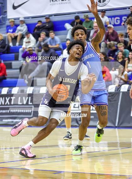 Thumbnail 1 in IMG Academy vs. LA Lumiere (5 for the Fight National Hoopfest) photogallery.
