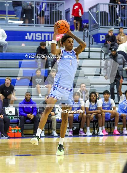 Thumbnail 1 in IMG Academy vs. LA Lumiere (5 for the Fight National Hoopfest) photogallery.