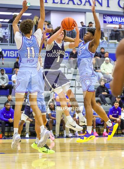 Thumbnail 2 in IMG Academy vs. LA Lumiere (5 for the Fight National Hoopfest) photogallery.