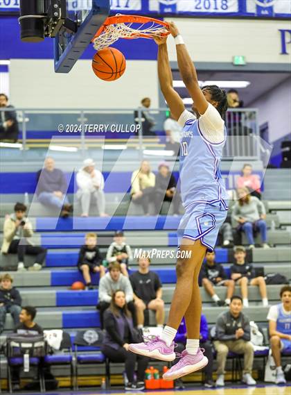 Thumbnail 2 in IMG Academy vs. LA Lumiere (5 for the Fight National Hoopfest) photogallery.