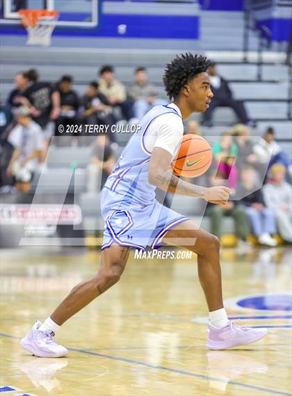 Thumbnail 3 in IMG Academy vs. LA Lumiere (5 for the Fight National Hoopfest) photogallery.