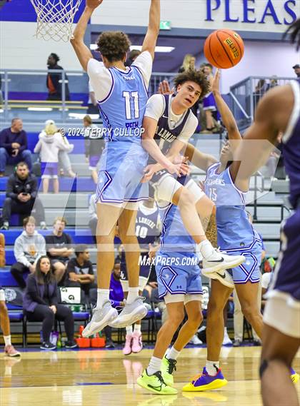 Thumbnail 2 in IMG Academy vs. LA Lumiere (5 for the Fight National Hoopfest) photogallery.