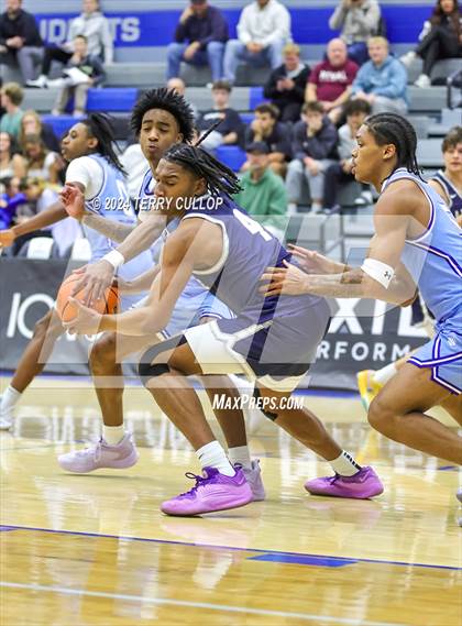 Thumbnail 3 in IMG Academy vs. LA Lumiere (5 for the Fight National Hoopfest) photogallery.