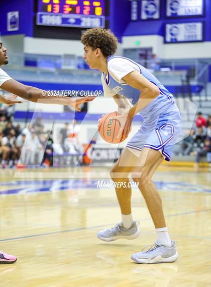 Thumbnail 3 in IMG Academy vs. LA Lumiere (5 for the Fight National Hoopfest) photogallery.