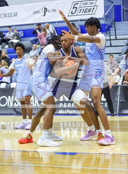 Thumbnail 3 in IMG Academy vs. LA Lumiere (5 for the Fight National Hoopfest) photogallery.