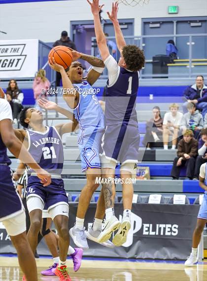 Thumbnail 3 in IMG Academy vs. LA Lumiere (5 for the Fight National Hoopfest) photogallery.