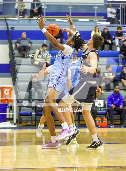 Thumbnail 2 in IMG Academy vs. LA Lumiere (5 for the Fight National Hoopfest) photogallery.