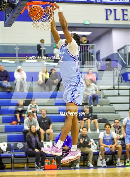 Thumbnail 2 in IMG Academy vs. LA Lumiere (5 for the Fight National Hoopfest) photogallery.