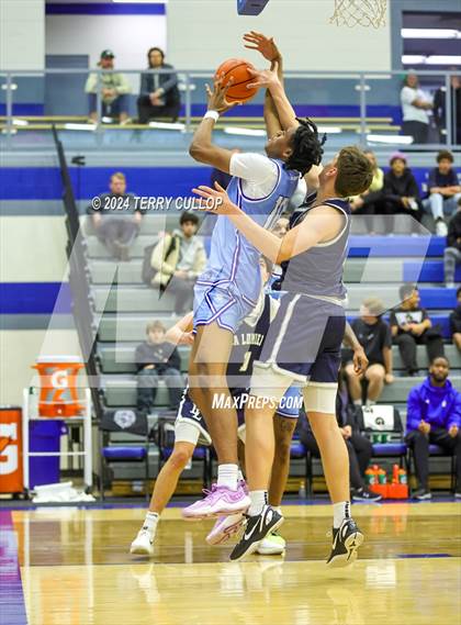 Thumbnail 2 in IMG Academy vs. LA Lumiere (5 for the Fight National Hoopfest) photogallery.