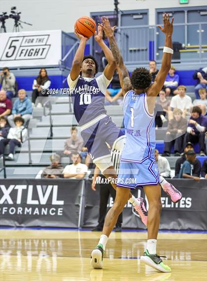 Thumbnail 3 in IMG Academy vs. LA Lumiere (5 for the Fight National Hoopfest) photogallery.